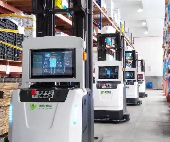 AGV自动导引车用什么触摸屏？昆仑通态TPC7022Ei功能优势详解